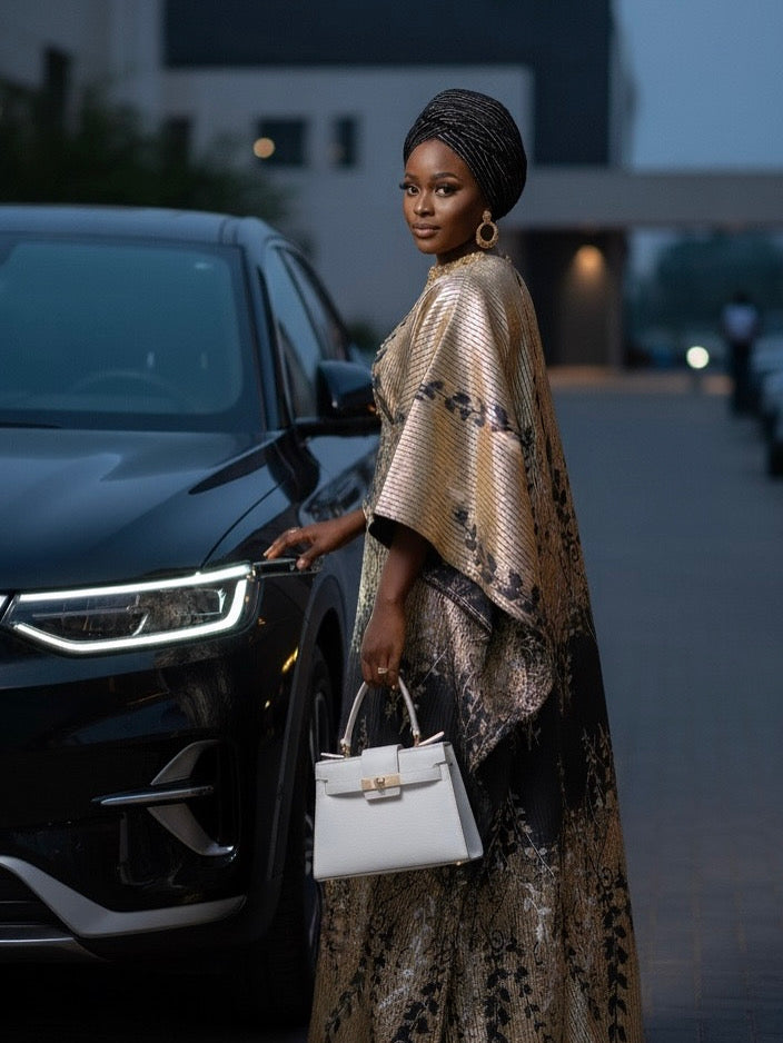 Boubou Reine Ania en brocart doré et noir – Kia Ladys (vue 3)